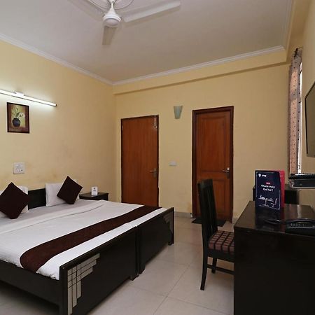 Oyo 6608 Sector 56 Hotel Badshahpur Exterior foto
