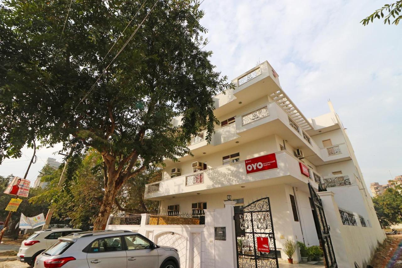 Oyo 6608 Sector 56 Hotel Badshahpur Exterior foto