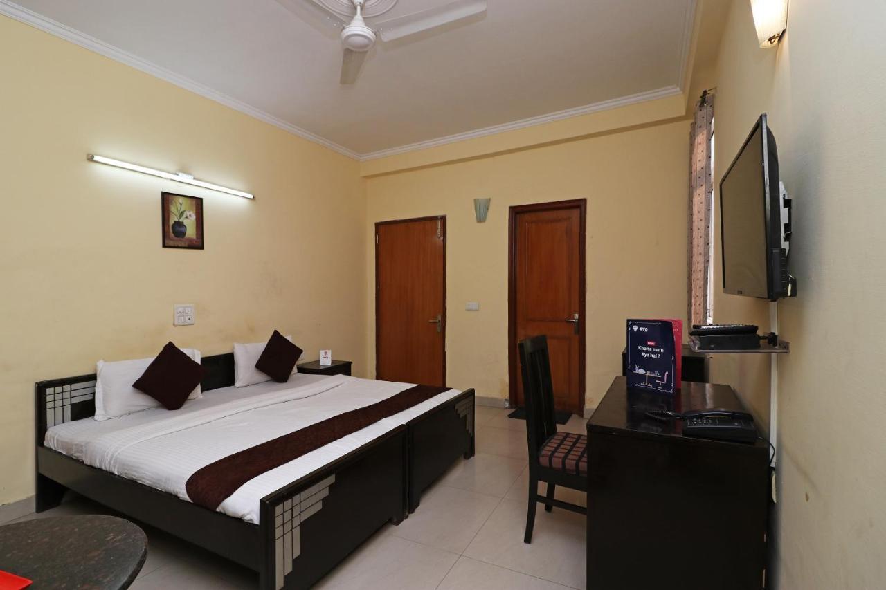 Oyo 6608 Sector 56 Hotel Badshahpur Exterior foto