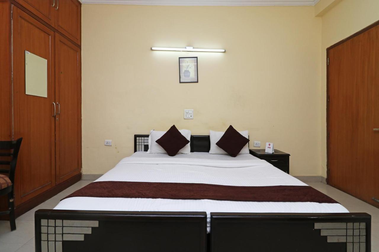 Oyo 6608 Sector 56 Hotel Badshahpur Exterior foto