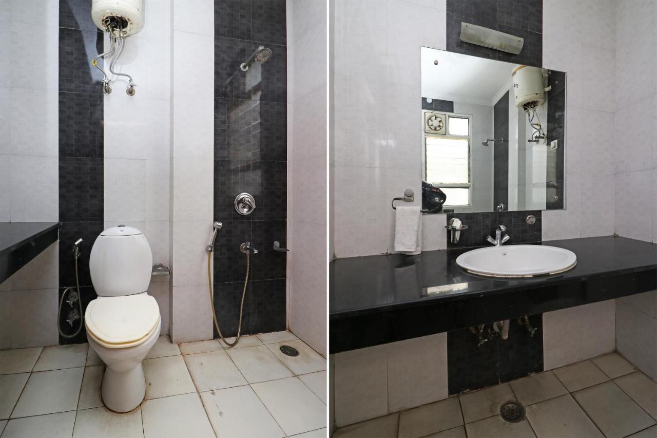 Oyo 6608 Sector 56 Hotel Badshahpur Exterior foto